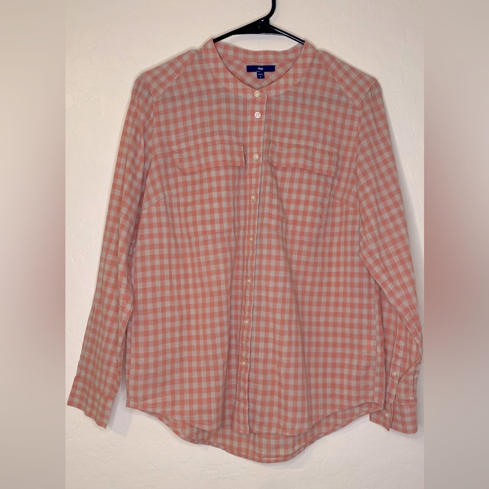 Gap button down collared shirt